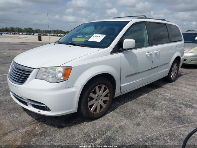 2015 Chrysler Town & Country Touring მანქანა იყიდება აუქციონზე, vin: 2C4RC1BG8FR552214, აუქციონის ნომერი: 45037815