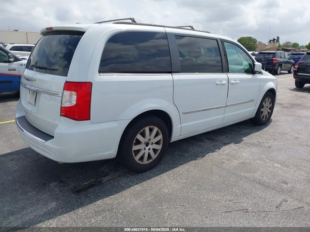 2015 Chrysler Town & Country Touring მანქანა იყიდება აუქციონზე, vin: 2C4RC1BG8FR552214, აუქციონის ნომერი: 45037815