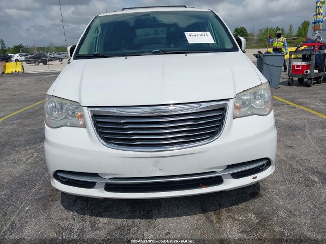 2015 Chrysler Town & Country Touring მანქანა იყიდება აუქციონზე, vin: 2C4RC1BG8FR552214, აუქციონის ნომერი: 45037815