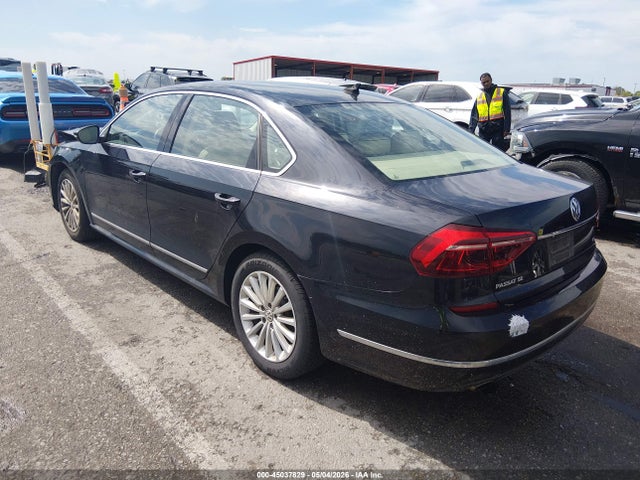 45037829 :رقم المزاد ، 1VWBT7A32HC038161 vin ، 2017 Volkswagen Passat 1.8t Se مزاد بيع