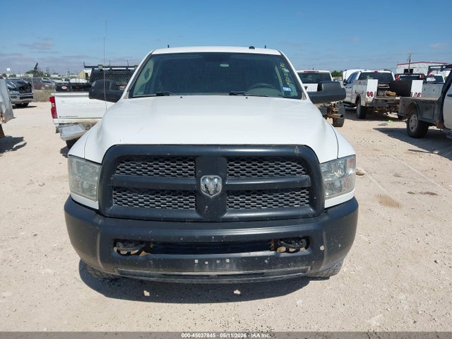 45037845 :رقم المزاد ، 3C6TR5HT7JG242156 vin ، 2018 Ram 2500 Tradesman  4x4 8' Box مزاد بيع