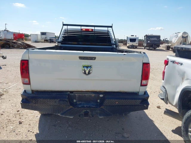 45037845 :رقم المزاد ، 3C6TR5HT7JG242156 vin ، 2018 Ram 2500 Tradesman  4x4 8' Box مزاد بيع