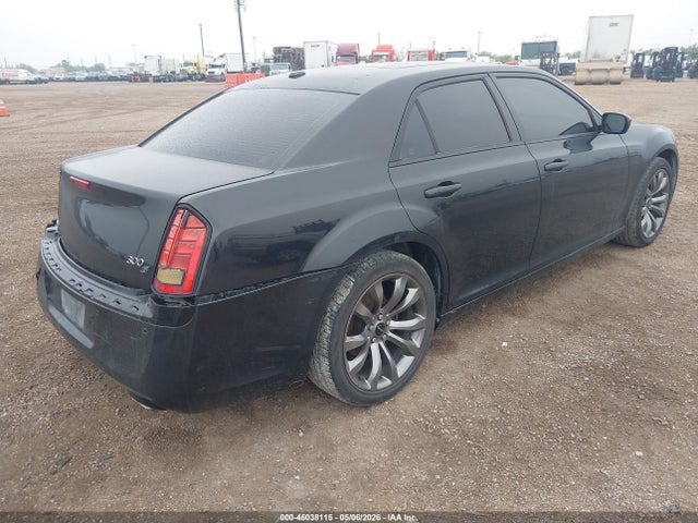 2014 Chrysler 300 300s მანქანა იყიდება აუქციონზე, vin: 2C3CCABT9EH256923, აუქციონის ნომერი: 45038115