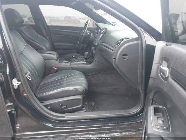 2014 Chrysler 300 300s მანქანა იყიდება აუქციონზე, vin: 2C3CCABT9EH256923, აუქციონის ნომერი: 45038115