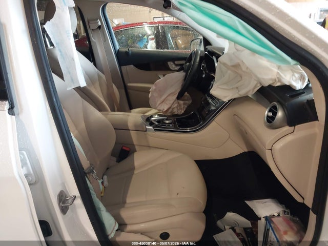 45038140 :رقم المزاد ، WDC0G4JB3HF243808 vin ، 2017 Mercedes-benz Glc 300 مزاد بيع