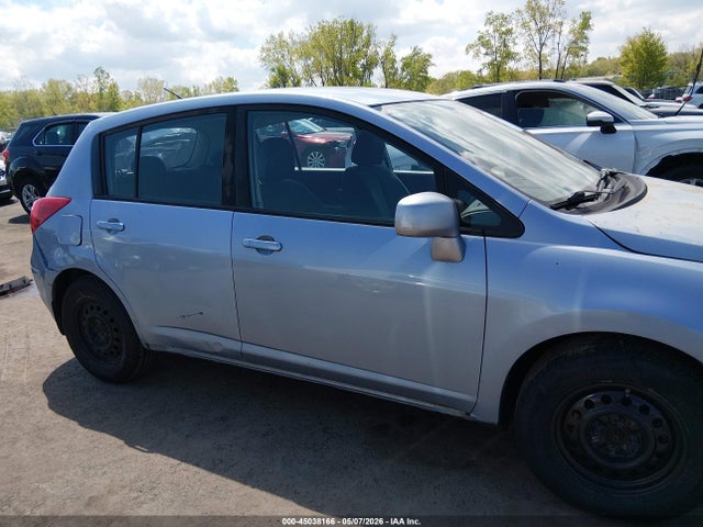 2010 Nissan Versa 1.8s მანქანა იყიდება აუქციონზე, vin: 3N1BC1CP5AL415028, აუქციონის ნომერი: 45038166