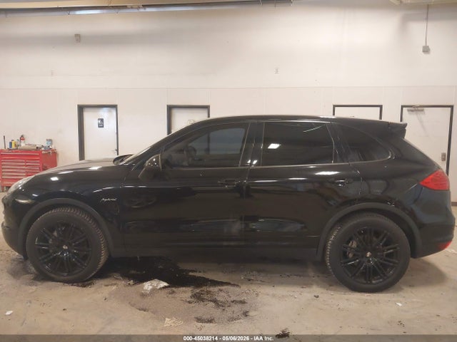 Auction sale of the 2012 Porsche Cayenne Hybrid S, vin: WP1AE2A26CLA90905, lot number: 45038214