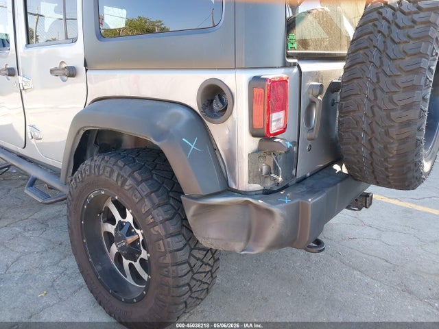 45038218 :رقم المزاد ، 1C4BJWFG3FL757639 vin ، 2015 Jeep Wrangler Unlimited Rubicon مزاد بيع