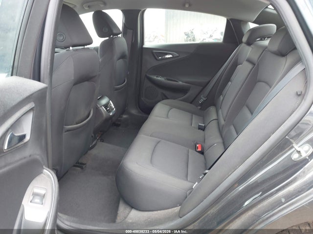 1G1ZD5ST1JF157639 Chevrolet MALIBU LT