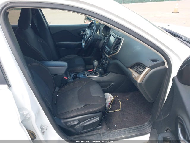 45038257 :رقم المزاد ، 1C4PJMCS3GW215928 vin ، 2016 Jeep Cherokee Latitude مزاد بيع
