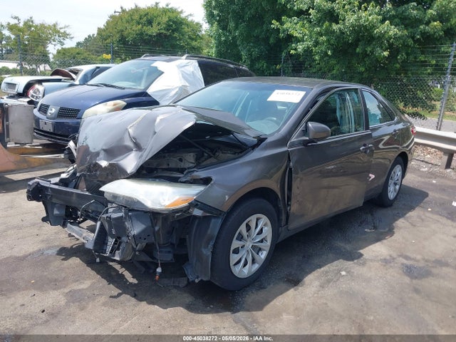 2016 Toyota Camry Le მანქანა იყიდება აუქციონზე, vin: 4T1BF1FK5GU131025, აუქციონის ნომერი: 45038272