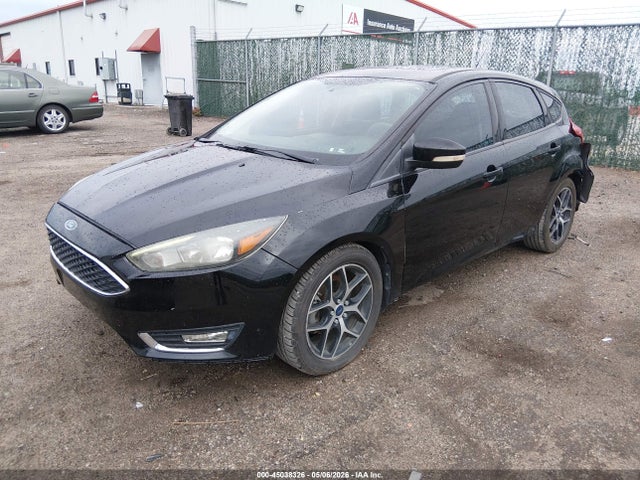 Ford FOCUS SEL 2017 1FADP3M22HL229693 Image 2