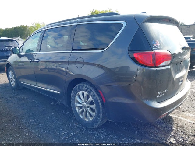 Продаж на аукціоні авто 2017 Chrysler Pacifica Touring-l, vin: 2C4RC1BG9HR719988, номер лоту: 45038337
