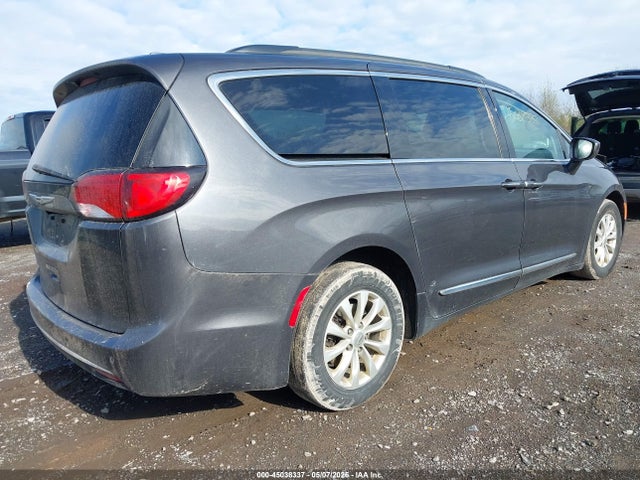 Продаж на аукціоні авто 2017 Chrysler Pacifica Touring-l, vin: 2C4RC1BG9HR719988, номер лоту: 45038337