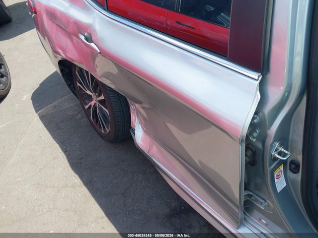 Продажа на аукционе авто 2018 Toyota Camry Se, vin: 4T1B11HK5JU599405, номер лота: 45038345