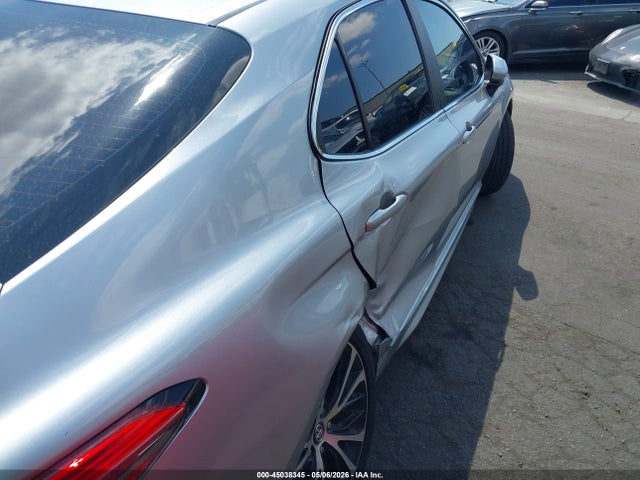 Продажа на аукционе авто 2018 Toyota Camry Se, vin: 4T1B11HK5JU599405, номер лота: 45038345