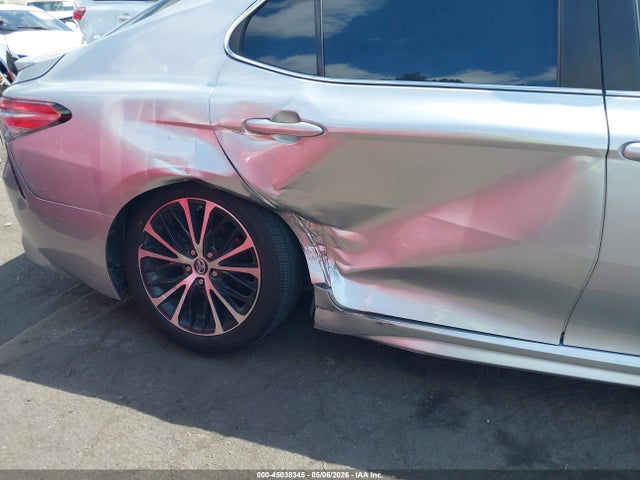 Продажа на аукционе авто 2018 Toyota Camry Se, vin: 4T1B11HK5JU599405, номер лота: 45038345