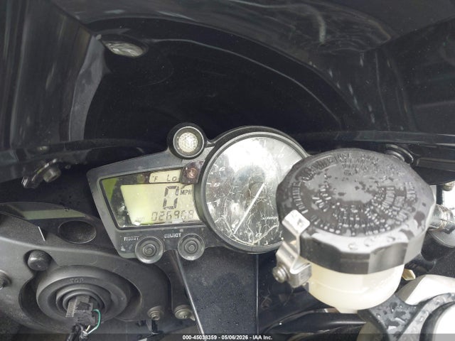 45038359 :رقم المزاد ، JYARN10E43A010227 vin ، 2003 Yamaha Yzfr1 مزاد بيع