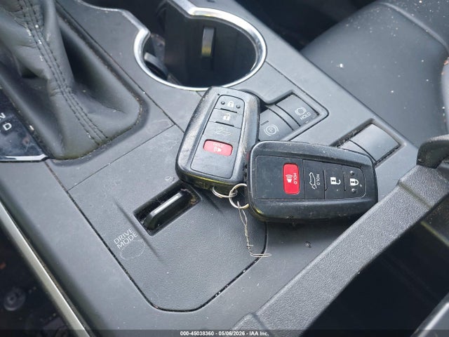 45038360 :رقم المزاد ، 5TDHBRCH8LS501805 vin ، 2020 Toyota Highlander Hybrid Xle مزاد بيع