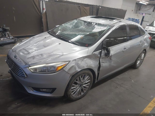 Ford Focus Titanium 2018 1FADP3J27JL250033 Image 2