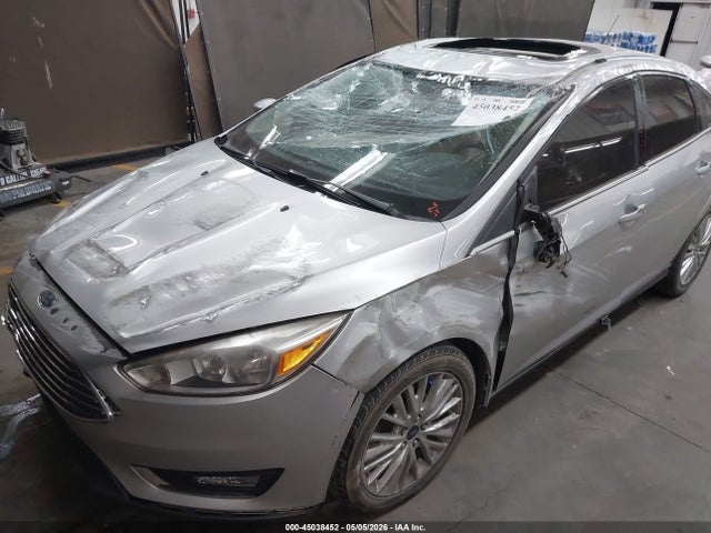 Ford Focus Titanium 2018 1FADP3J27JL250033 Image 6
