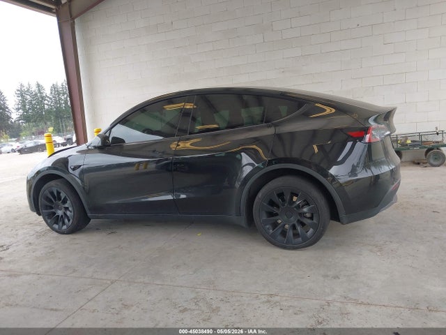 Продажа на аукционе авто 2023 Tesla Model Y Awd/long Range Dual Motor All-wheel Drive, vin: 7SAYGDEE7PA135045, номер лота: 45038490