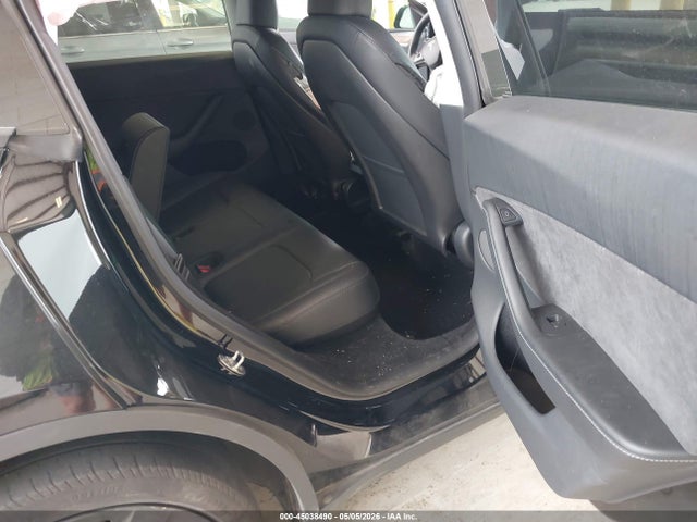 Продажа на аукционе авто 2023 Tesla Model Y Awd/long Range Dual Motor All-wheel Drive, vin: 7SAYGDEE7PA135045, номер лота: 45038490