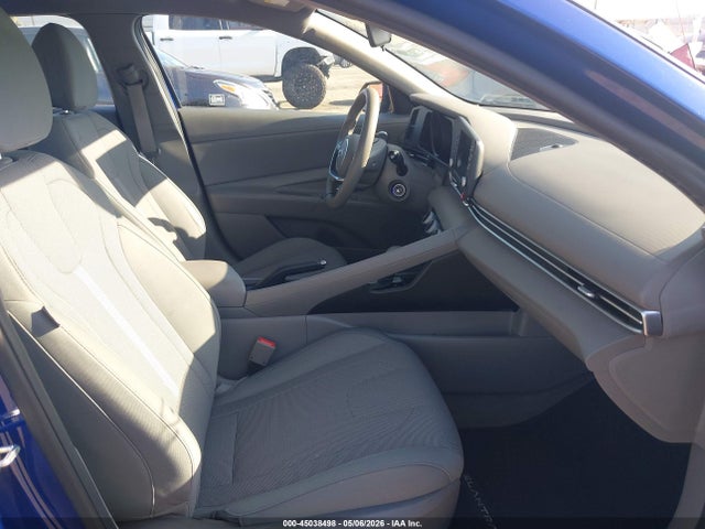 45038498 :رقم المزاد ، 5NPLL4AG7MH043167 vin ، 2021 Hyundai Elantra Se مزاد بيع