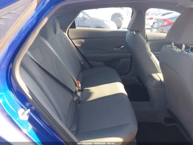 45038498 :رقم المزاد ، 5NPLL4AG7MH043167 vin ، 2021 Hyundai Elantra Se مزاد بيع
