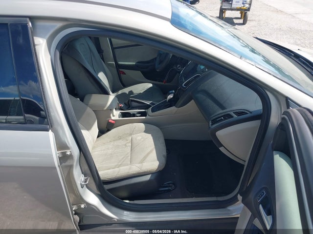Продажа на аукционе авто 2015 Ford Focus Se, vin: 1FADP3F27FL279967, номер лота: 45038505