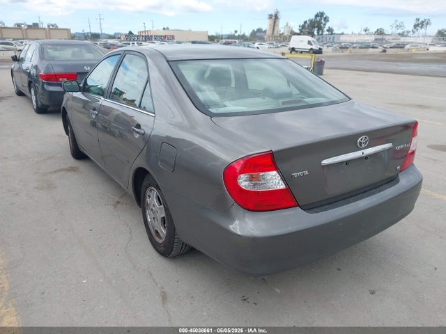 45038661 :رقم المزاد ، 4T1BF32K02U540933 vin ، 2002 Toyota Camry Le V6 مزاد بيع