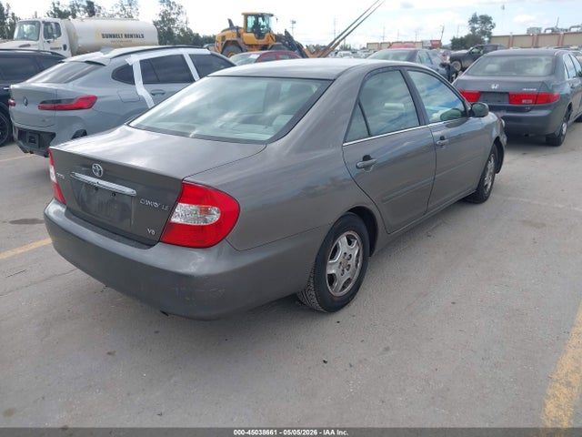 45038661 :رقم المزاد ، 4T1BF32K02U540933 vin ، 2002 Toyota Camry Le V6 مزاد بيع
