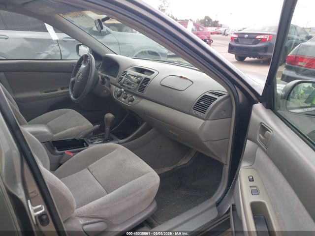 45038661 :رقم المزاد ، 4T1BF32K02U540933 vin ، 2002 Toyota Camry Le V6 مزاد بيع