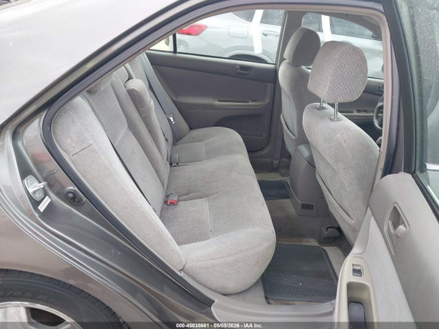 45038661 :رقم المزاد ، 4T1BF32K02U540933 vin ، 2002 Toyota Camry Le V6 مزاد بيع