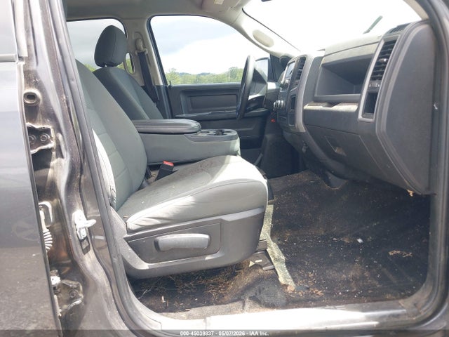 45038837 :رقم المزاد ، 1C6RR7KT1JS137314 vin ، 2018 Ram 1500 St مزاد بيع