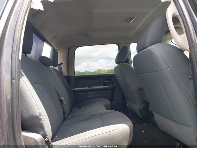 45038837 :رقم المزاد ، 1C6RR7KT1JS137314 vin ، 2018 Ram 1500 St مزاد بيع