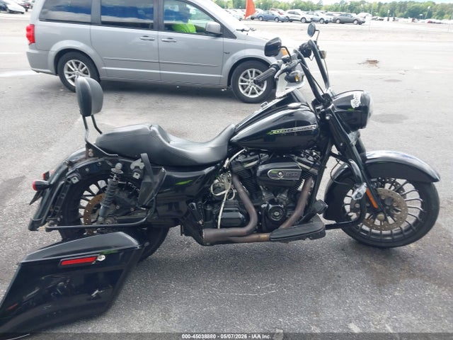 Harley-Davidson FLHRXS 2018 1HD1KVC12JB609319 Image 12