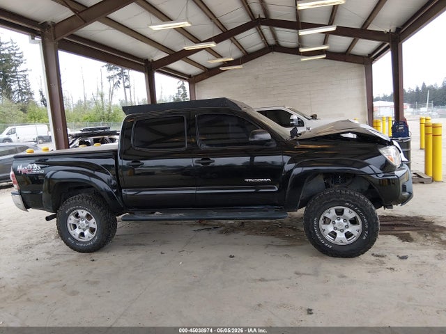 2015 Toyota Tacoma Base V6 მანქანა იყიდება აუქციონზე, vin: 3TMLU4EN0FM170071, აუქციონის ნომერი: 45038974