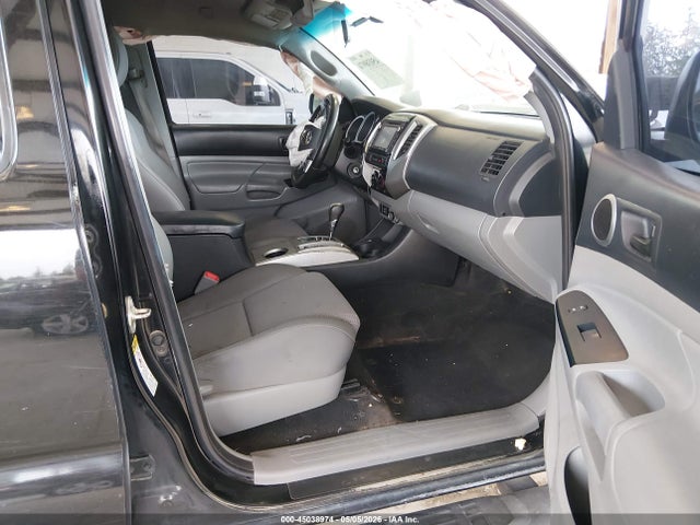 2015 Toyota Tacoma Base V6 მანქანა იყიდება აუქციონზე, vin: 3TMLU4EN0FM170071, აუქციონის ნომერი: 45038974