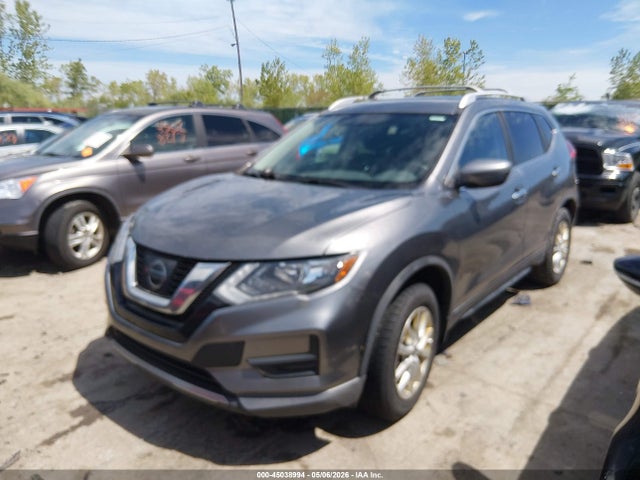 2017 Nissan Rogue Sv მანქანა იყიდება აუქციონზე, vin: KNMAT2MV7HP586163, აუქციონის ნომერი: 45038994