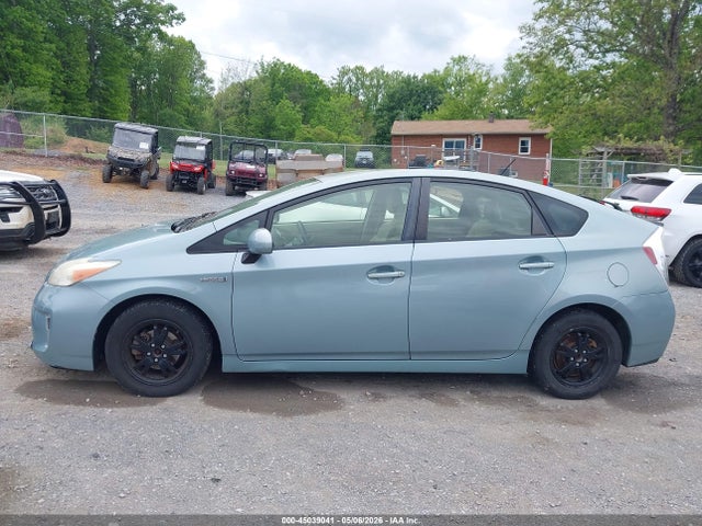 45039041 :رقم المزاد ، JTDKN3DU7D1732389 vin ، 2013 Toyota Prius Two مزاد بيع