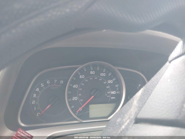 JTMZFREV4FJ040485 Toyota RAV4 LE
