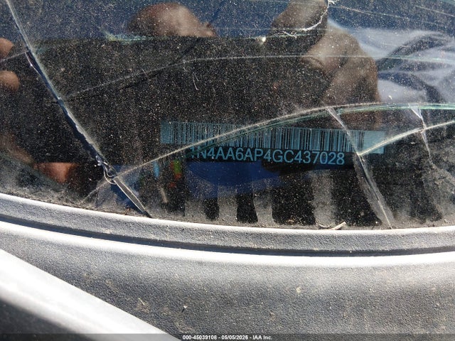 1N4AA6AP4GC437028 Nissan Maxima 3.5 Platinum