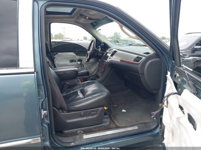 45039119 :رقم المزاد ، 1GYEC63848R170381 vin ، 2008 Cadillac Escalade Standard مزاد بيع