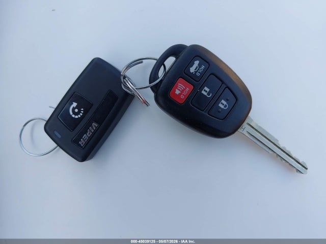 45039125 :رقم المزاد ، 2T1BURHE4JC050425 vin ، 2018 Toyota Corolla Le مزاد بيع