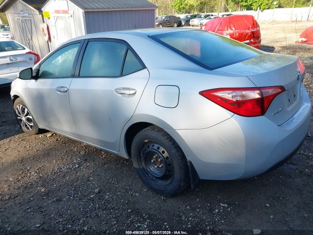 45039125 :رقم المزاد ، 2T1BURHE4JC050425 vin ، 2018 Toyota Corolla Le مزاد بيع