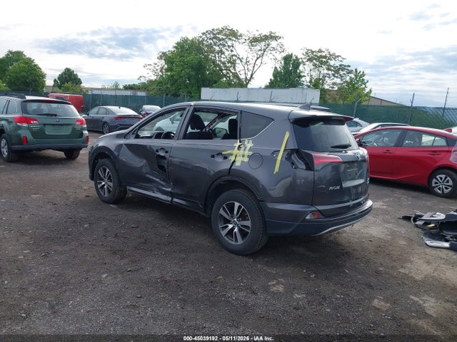 45039192 :رقم المزاد ، JTMRFREV5JJ198830 vin ، 2018 Toyota Rav4 Xle مزاد بيع