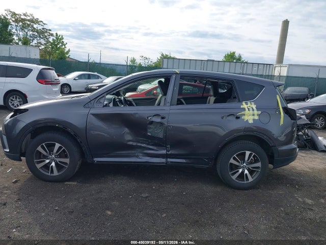 45039192 :رقم المزاد ، JTMRFREV5JJ198830 vin ، 2018 Toyota Rav4 Xle مزاد بيع
