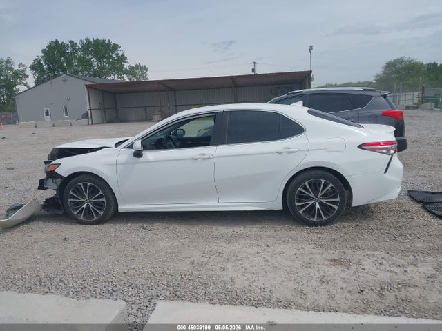 45039199 :رقم المزاد ، 4T1B11HK3KU211766 vin ، 2019 Toyota Camry Se مزاد بيع