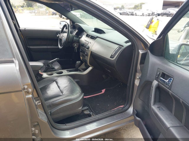 45039233 :رقم المزاد ، 1FAHP3HNXAW242458 vin ، 2010 Ford Focus Sel مزاد بيع